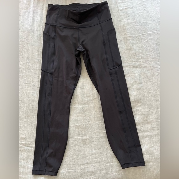 *Like New* Athleta Ultimate Stash II 7/8 Tight Black Leggings - Picture 4 of 6